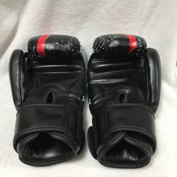 SUOTF 8OZ Boxing Bag Training Gloves Black/White/Red Skull Large Kids/Teens - Picture 3 of 5
